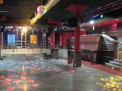 Най-модерната дискотека в Северозападна България отвори врати в Мездра : актуални снимки
